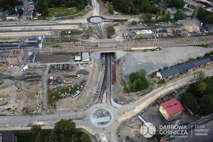 Nowy tunel pod linią kolejową w centrum Dąbrowy Górniczej ma...