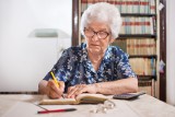 Seniorzy coraz szybciej popadają w zadłużenie