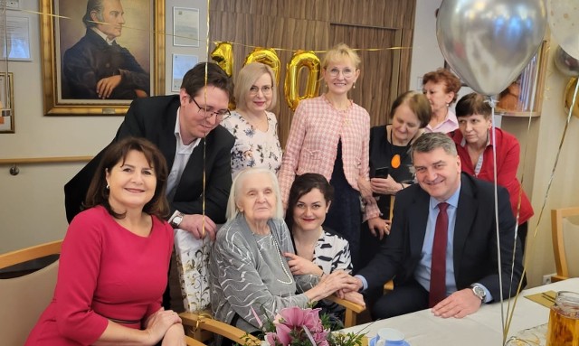 Z okazji 100. rocznicy urodzin Maria Krzanowska z Oświęcimia otrzymała wiele życzeń
