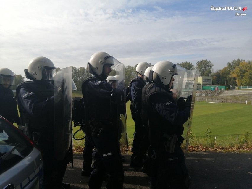 Policjanci szkolili się na stadionie Szombierek w Bytomiu....