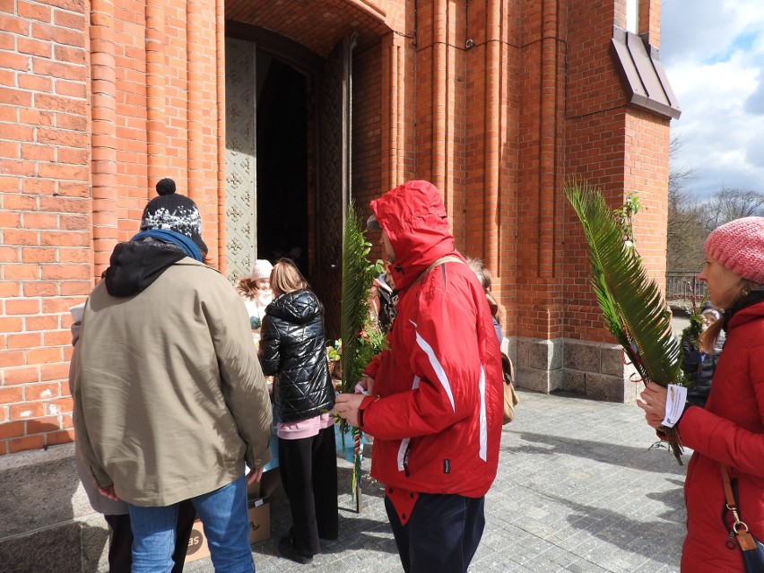 Białystok. Uroczystości Niedzieli Palmowej w Kościele rzymsko-katolickim. Święcenie palm w archikatedrze (zdjęcia)