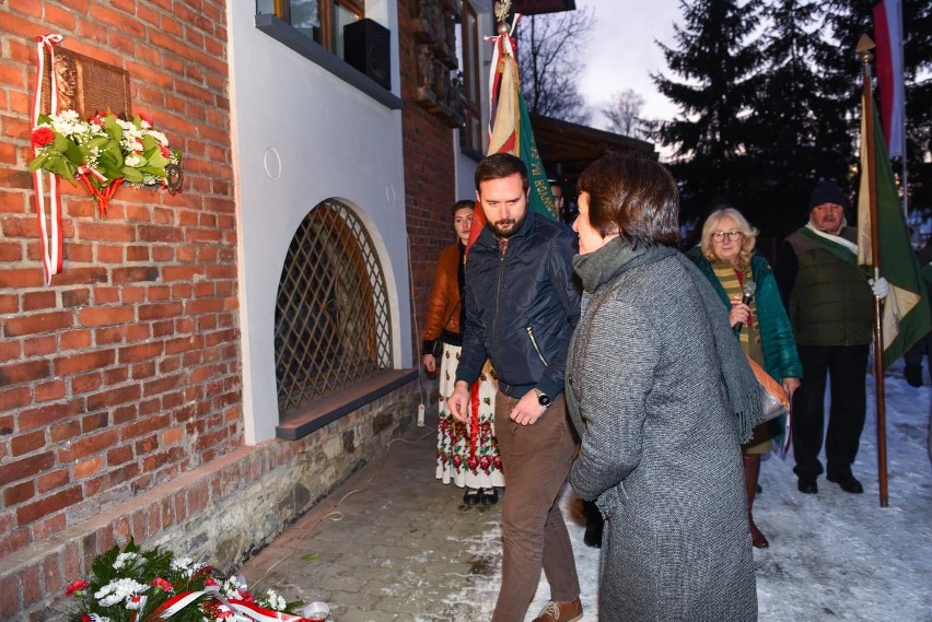 Zakopane. Powiesili tablicę poświęconą Barabaszowi [ZDJĘCIA]