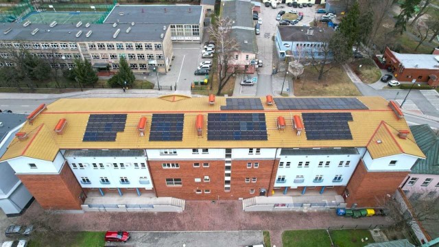 Państwowa Wyższa Szkoła Zawodowa w Nysie produkuje energię ze słońca.