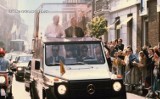 Samochody Jana Pawła II - zobacz papamobile z różnych lat (WIDEO)
