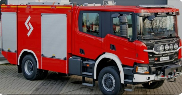 Jest dotacja na zakup ciężkiego samochodu ratowniczo- gaśniczego dla Ochotniczej Straży Pożarnej w Brzeźnicy.