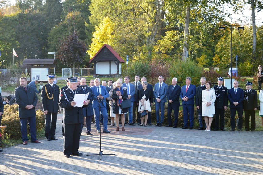 Strażacy z Czarnej Dabrówki ochotnicy mają swój sztandar