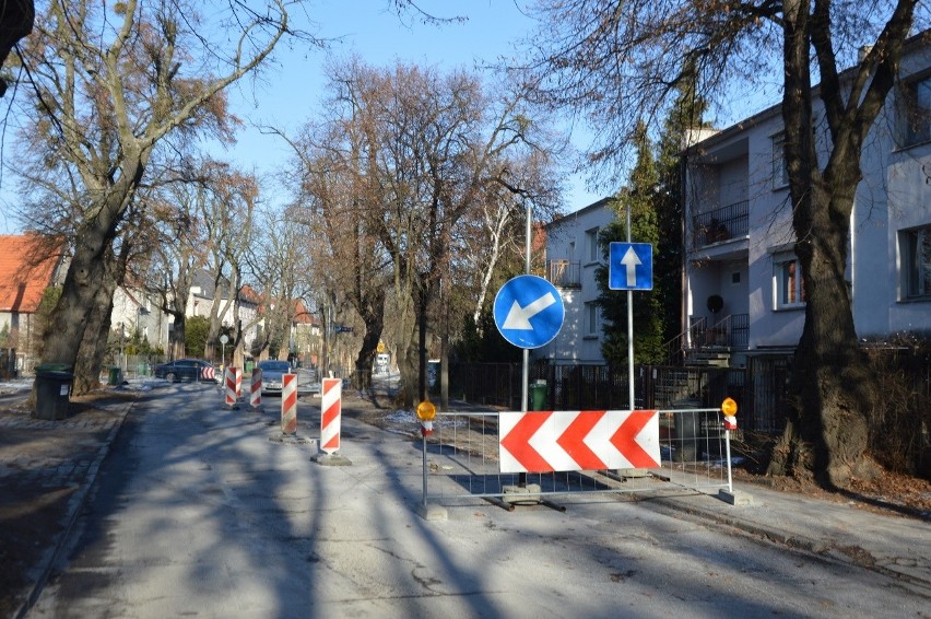 Na Ołtaszyńskiej hula wiatr, a na Patrynicach, Krzykach,...