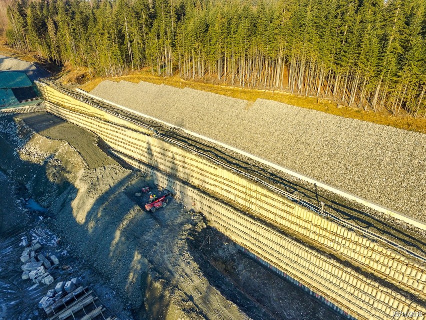 Niesamowite zdjęcia z budowy zakopianki. W tunelu szykuje się... święto [ZDJĘCIA]