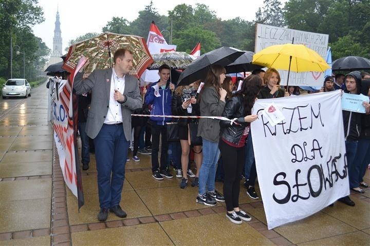 Częstochowa: Protest w obronie I Liceum Ogólnokształcącego...