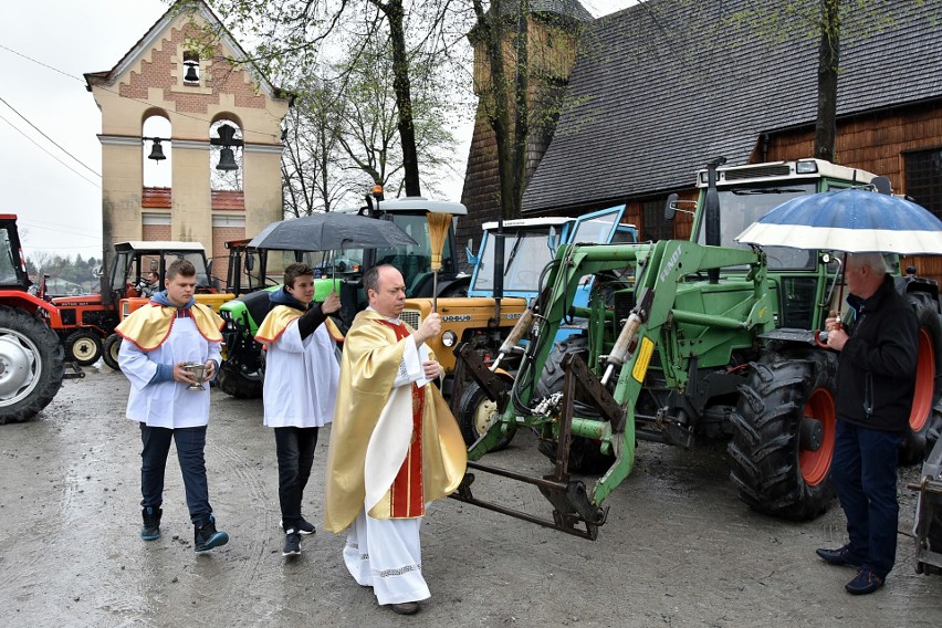 Gorlice. Rolnicy poświęcili swoje maszyny [ZDJĘCIA]