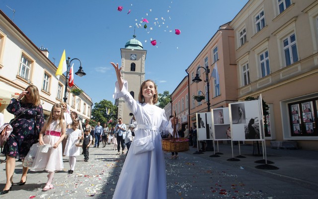 Procesja Bożego Ciała ulicami Rzeszowa.