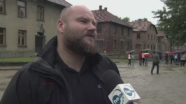 Młodzi Anglicy chcieli wynieść przedmioty znalezione w Muzeum Auschwitz-Birkenau