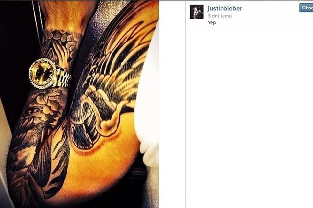 To nowy nabytek Justina Biebera! Piosenkarz postanowił pokryć całą rękę tzw. "rękawem". Do wcześniej zrobionych tatuaży dołączył obrazek orła.(fot. screen Instagram)