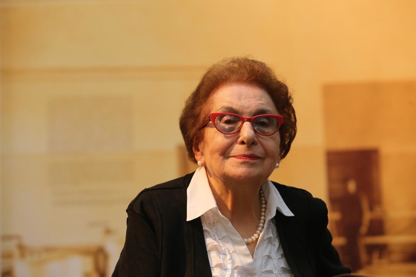 Prof. Dorota Simonides.