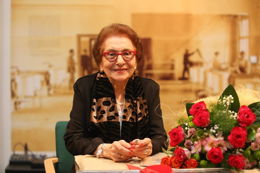 Prof. Dorota Simonides.