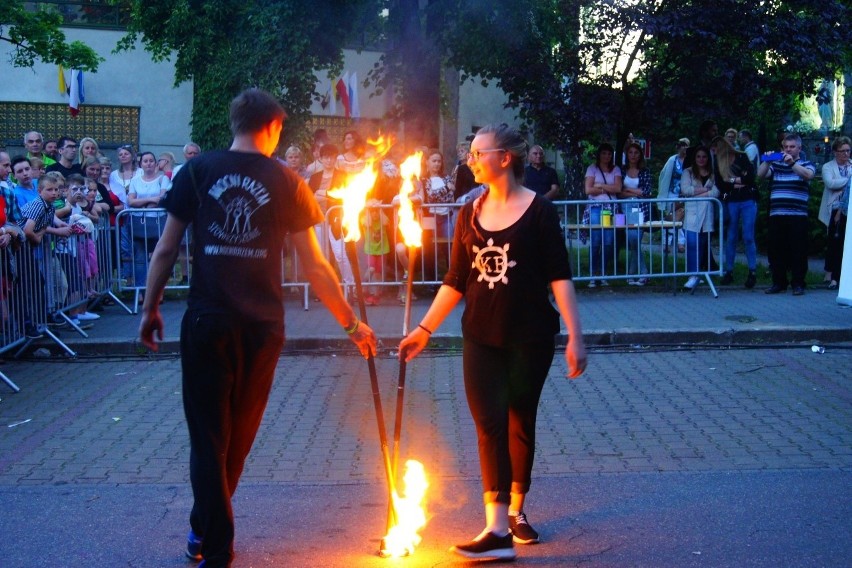 Nastolatki z Grupy OKB (Owoce Kaczego Bagna)