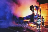 Pożar ciężarówki na trasie S7 w Nowym Goździe koło Radomia. Płomienie sięgały kilku metrów. Zobacz zdjęcia z miejsca zdarzenia
