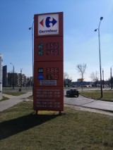 Koronawirus. Ceny paliw znów mocno spadły. Litr benzyny poniżej 4 zł, autogaz można zatankować nawet za 1,7 zł
