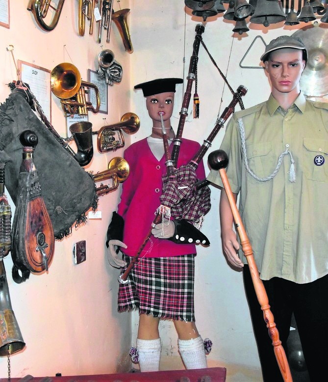 Od prawie 50 lat ratuje instrumenty i ma ich niezwykłą kolekcję