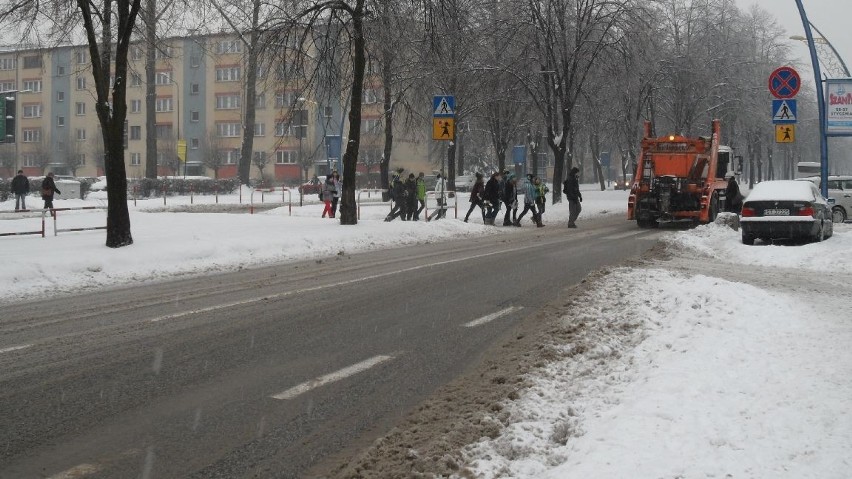 ZIMA NA DROGACH: W Tychach bez wypadków i kolizji