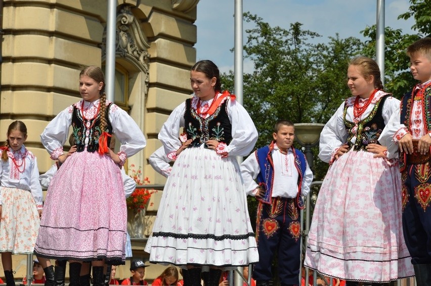 Dzieci z Mystkowa i ze Sławuty na Ukrainie oczarowały publiczność [ZDJĘCIA]