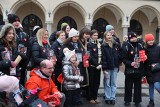 Kraków od rana gra z Wielką Orkiestrą Świątecznej Pomocy. Wolontariusze na ulicach, wśród nich jak zwykle Anna Dymna