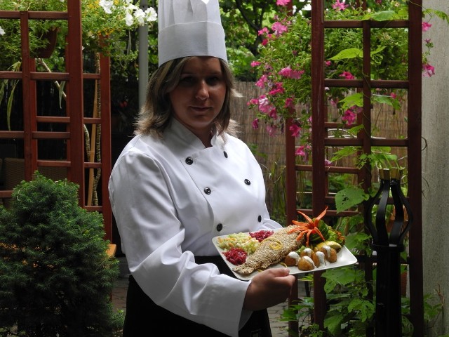 Katarzyna Obuchowska, szef kuchni restauracji Zappa, na gorące letnie dni poleca pstrąga w sezamie