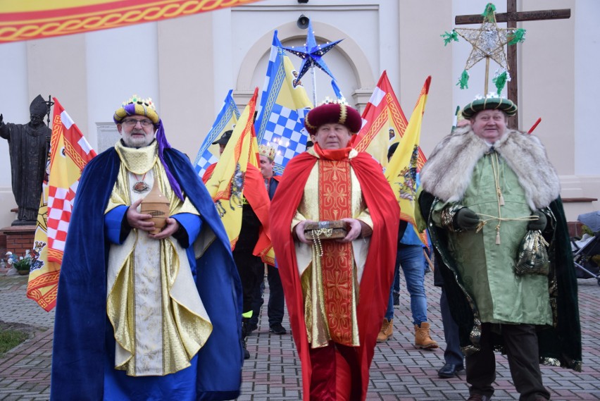 Kolorowy Orszak Trzech Króli przeszedł ulicami Wodzisławia....