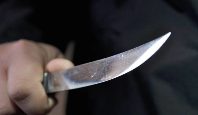 Śledczym udało się odnaleźć nóż ze śladami krwi, którym 19-latek miał zabić swojego młodszego brata.
