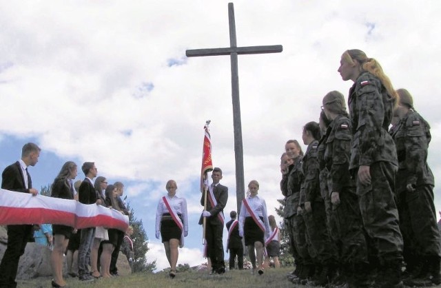 W Gibach znajduje się krzyż - pomnik upamiętniający ofiary obławy augustowskiej. Tam w przyszłą niedzielę odbędą się uroczystości 70 rocznicy mordu dokonanego na Polakach przez Sowietów. O godz. 12 zostanie odprawiona msza święta, będzie apel poległych, salwa i złożenie kwiatów.