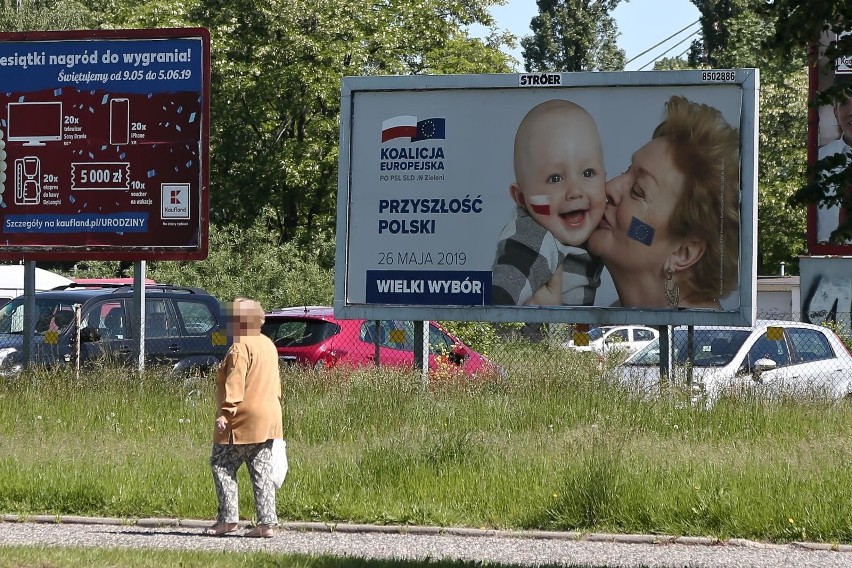 Niektóre plakaty wyborcze mogą bezkarnie wisieć miesiącami