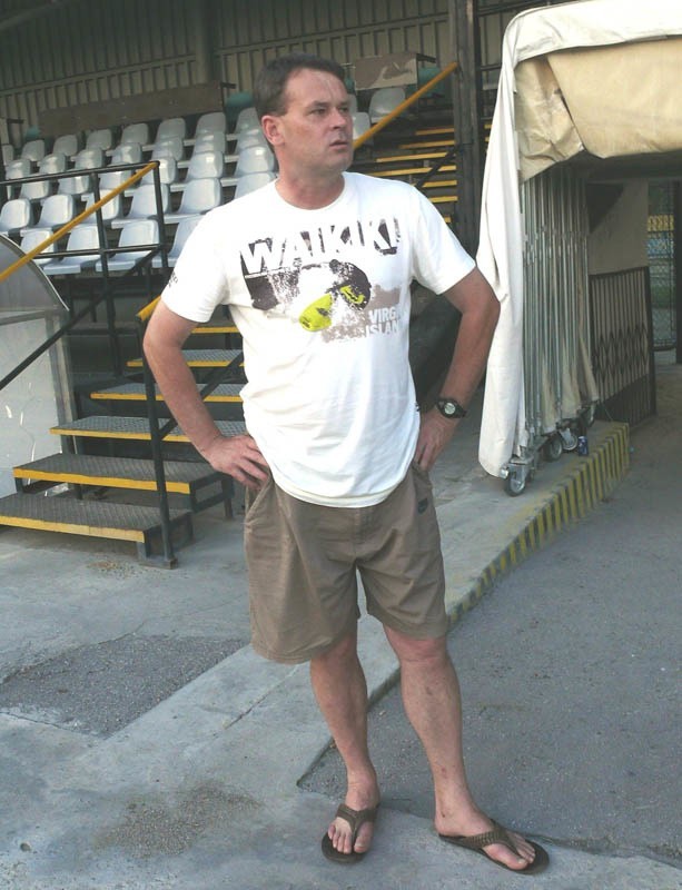 Trener "Stalówki&#8221;, Sławomir Adamus, ciągle szuka nowych piłkarzy do swojego drugoligowego zespołu.
