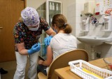Darmowe szczepienia przeciw HPV dla dzieci w wieku 12 i 13 lat. W Bydgoszczy chętnych przybywa