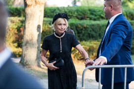 Pogrzeb Piotra Woźniaka-Staraka [ZDJĘCIA] Ostatnie pożegnanie w Konstancinie-Jeziornej. Rodzina, przyjaciele i gwiazdy na mszy żałobnej