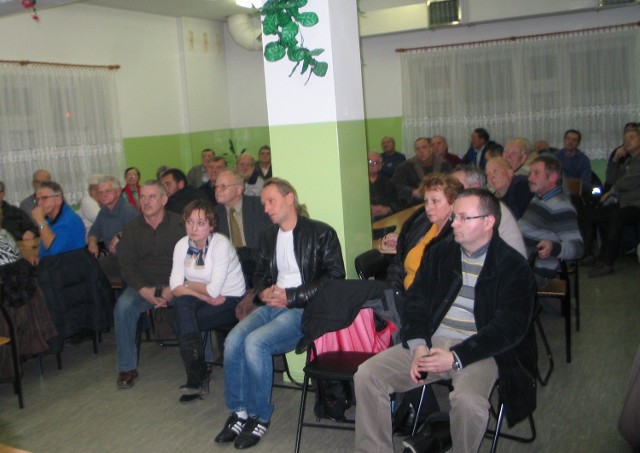 Mieszkańcy osiedla Piastów, którzy w grudniu przyszli na spotkanie z przedstawicielami władz miasta i radnymi tłumaczyli, że większości z nich nie stać na wykup użytkowanej od 30 lat ziemi według stawek wyliczonych na podstawie operatu.