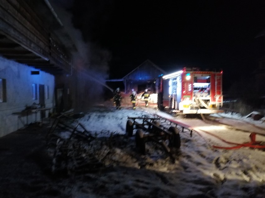 Czarny Dunajec. W nocy w ogniu stanął tartak [ZDJĘCIA]