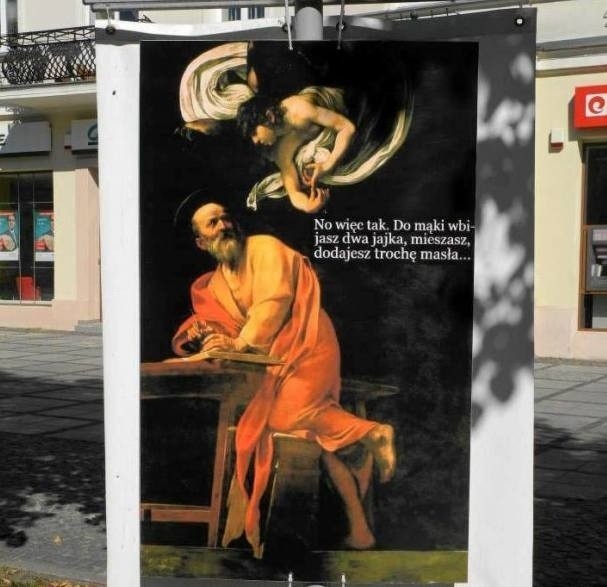 "Św. Mateusz i anioł" Caravaggia z memem artysty "Sztuczne Fiołki"