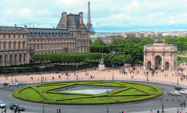 O Paryżu mówi się, że jest tak piękny, jak zatopione miasto Ys z najbardziej znanej starobretońskiej legendy