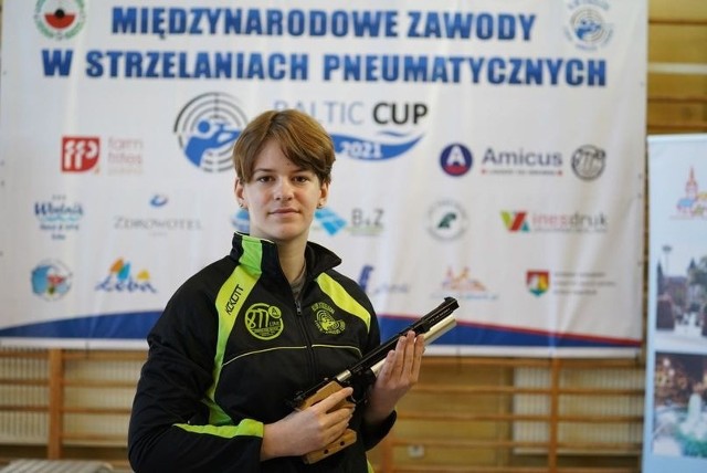 Młodziczka Adrianna Pakieła ma strzelecki talent. Udowodniła to w Baltic Cup 2021 w Łebie. Brawo!