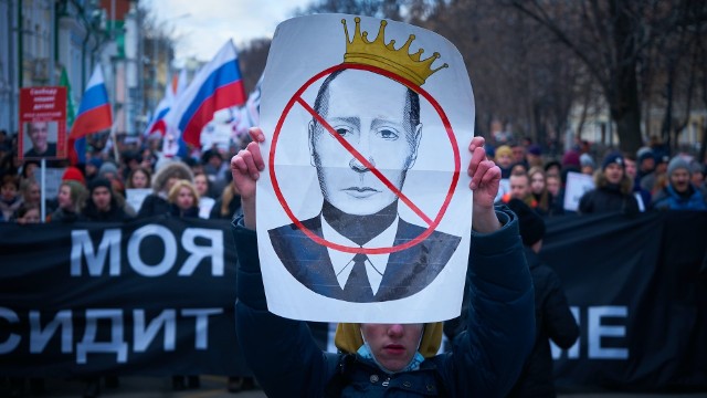 Mówi się, że na Kremlu panuje panika, gdyż sankcje budzą strach o przyszłość Rosji