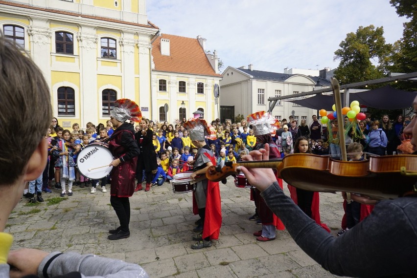 Happening rozpoczął się w piątek, 30 września, w południe na...