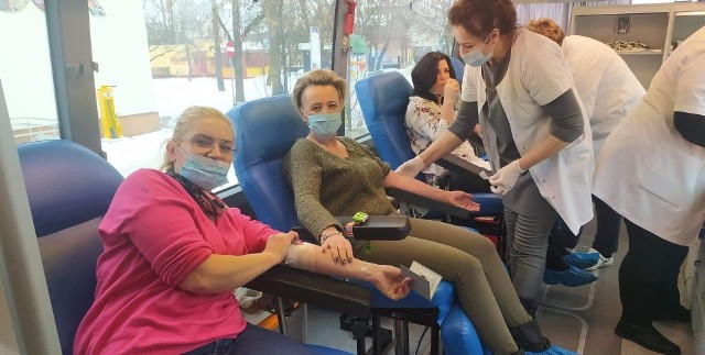 Zbiórka krwi w Grójcu spotkała się z dużym odzewem. Uczestnicy pomogli choremu Dominikowi Wojdalskiemu.