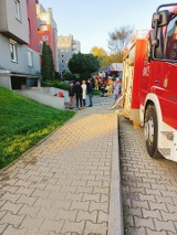 Pożar w garażu podziemnym we Wrocławiu. Interweniowało aż 8 zastępów strażaków [ZDJĘCIA]