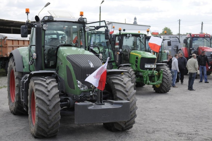 Rolnicy ciągnikami wjechali do Bydgoszczy. To było ostrzeżenie! [zdjęcia]