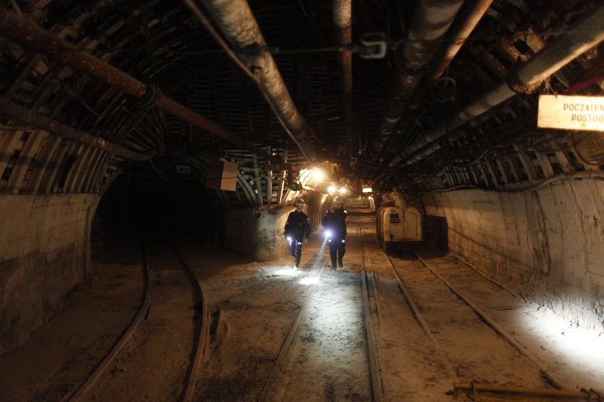 Na Śląsku pracuje 83 tys. górników. Pięć razy więcej ludzi...