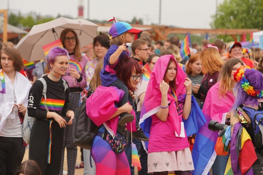 W sobotę przed południem rozpoczął się Pride Piknik. To...