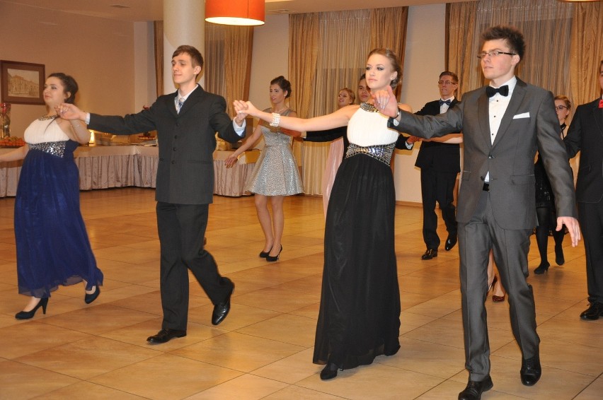 Tym razem sześć par zatańczyło do muzyki M. K. Ogińskiego...