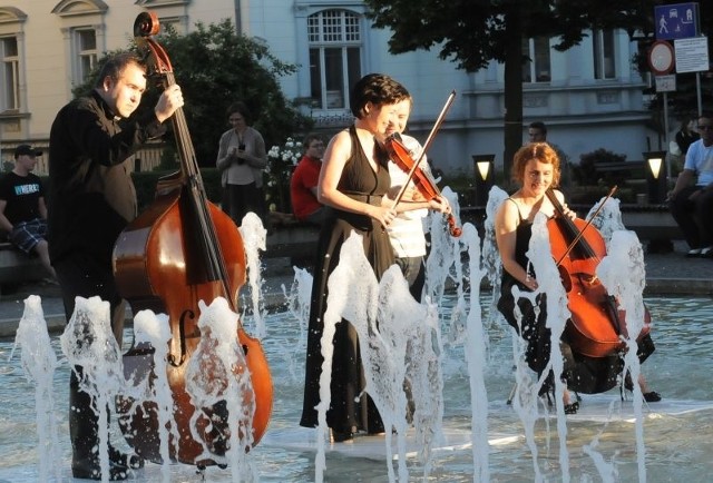 Agnieszka Orszulik, Katarzyna Tumińska i Krzysztof Orszulik 24 sierpnia dadzą koncert w fontannie na pl. Bohaterów