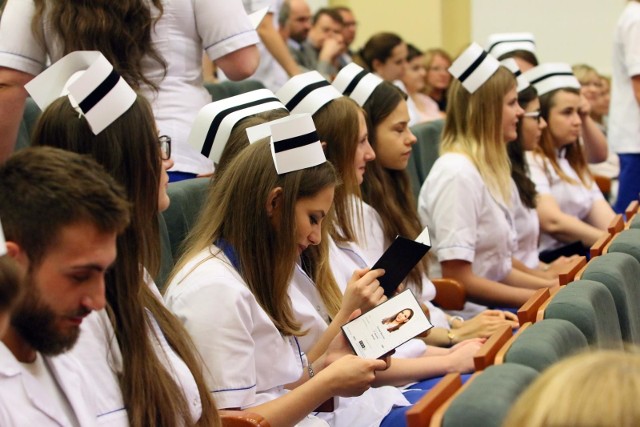 Będą stypendia dla przyszłych pielęgniarek. Ma je to zachęcić do pracy w zawodzie