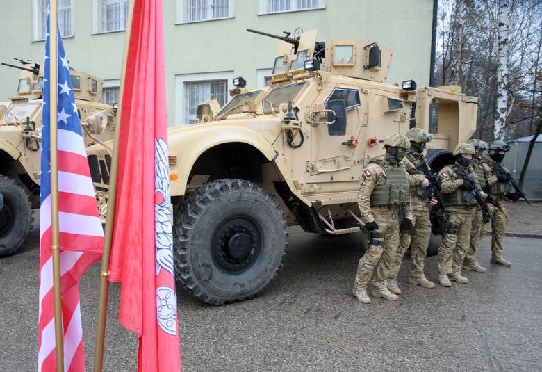 Polscy komandosi dostali 45 wozów opancerzonych od USA (zdjęcia, wideo)
